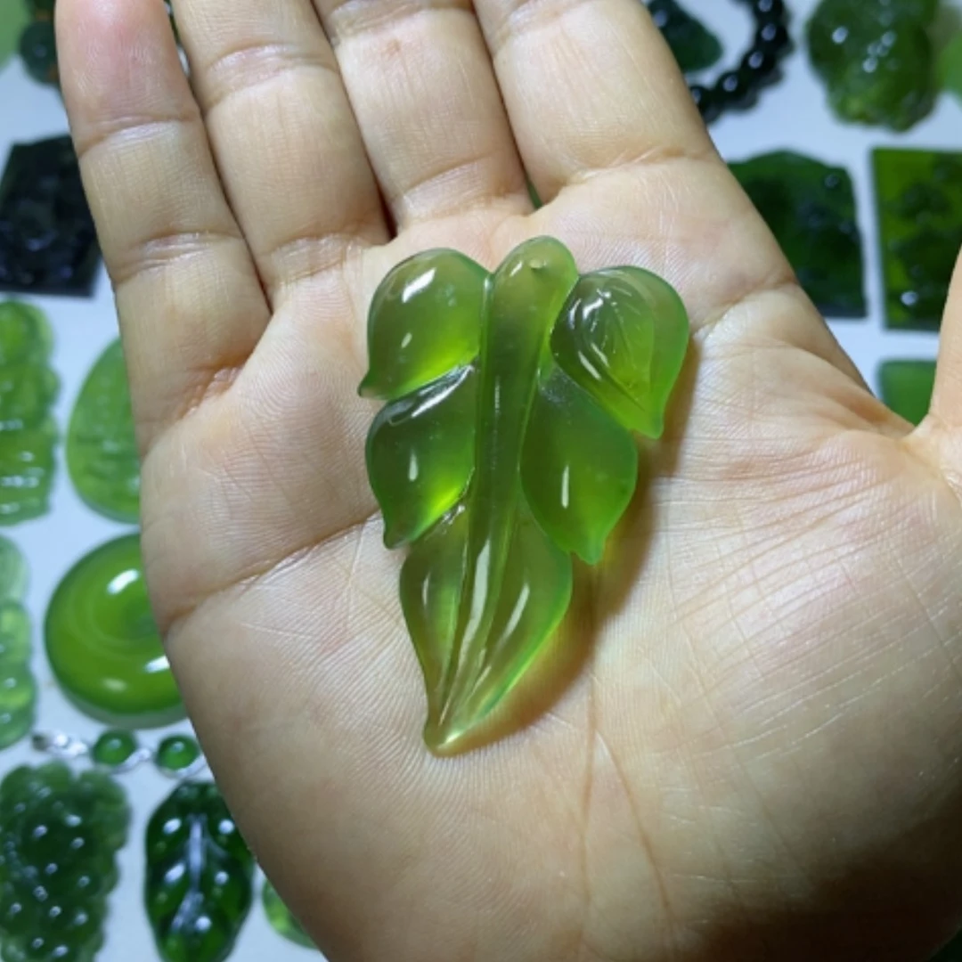 【闪购商品】未镶嵌蛇纹石玉颈饰