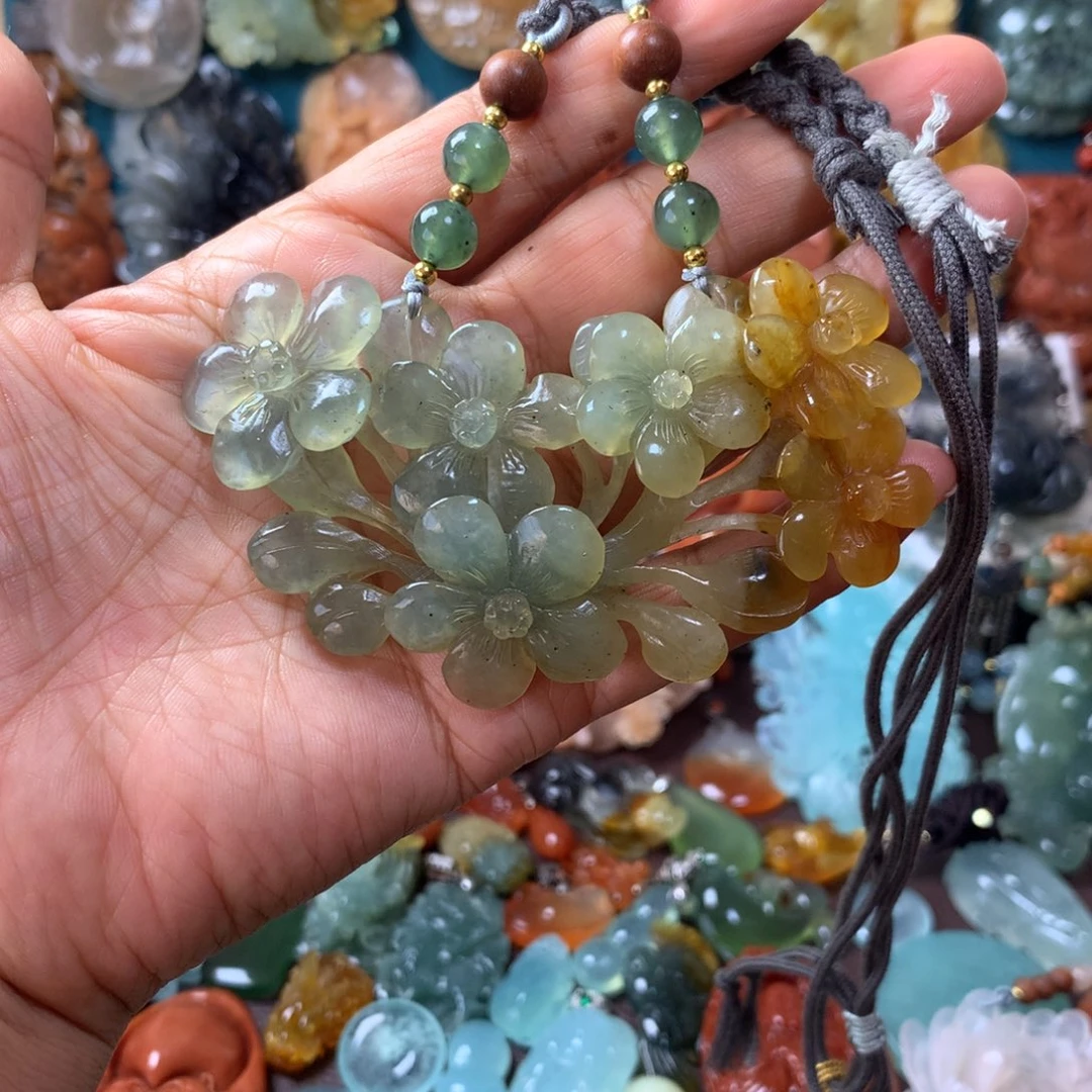 蛇纹石玉未镶嵌挂坠