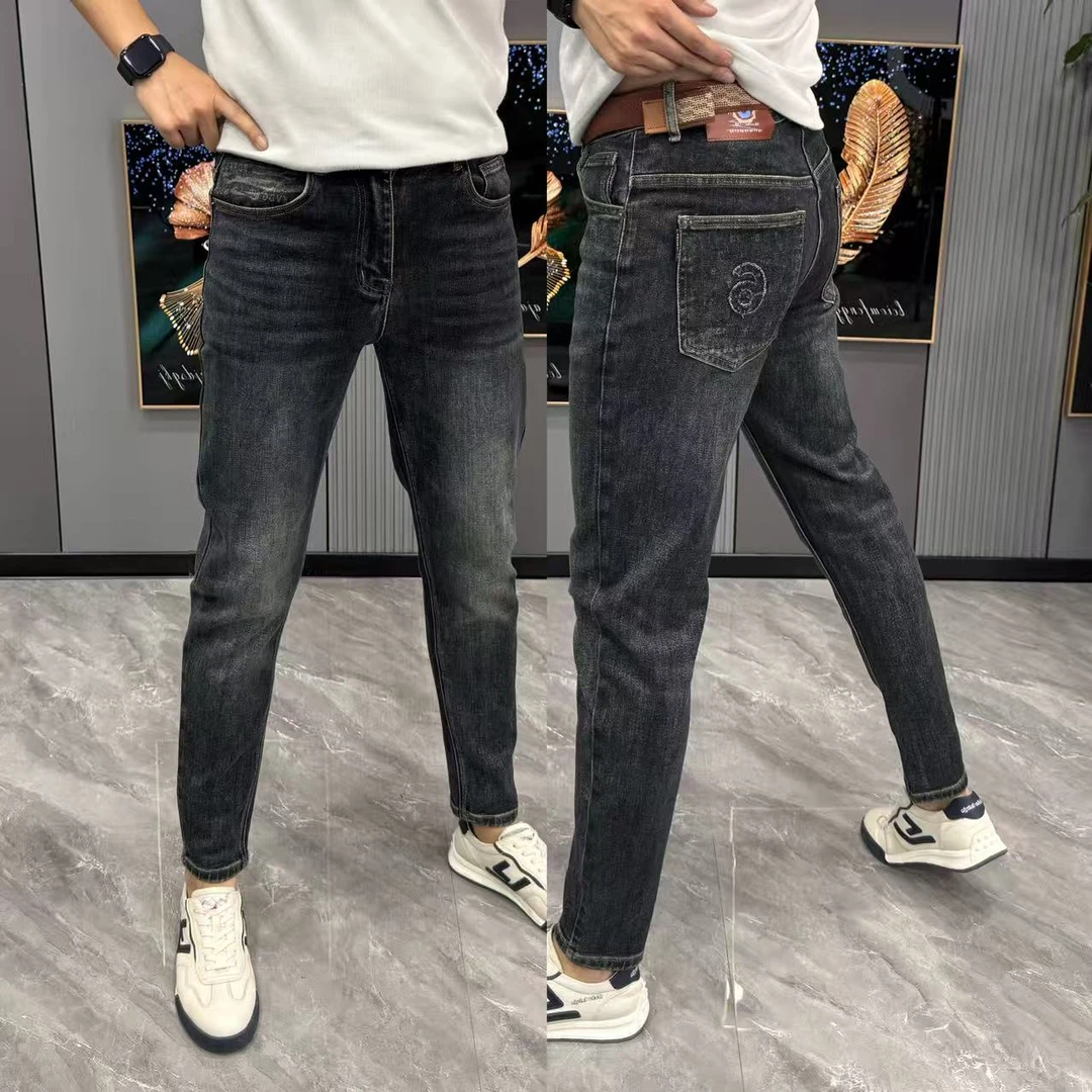 男士牛仔裤广州新款男裤深色百搭小脚裤牛仔裤男款爆款2025新款