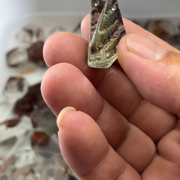 未镶嵌吊坠(赠链)水晶