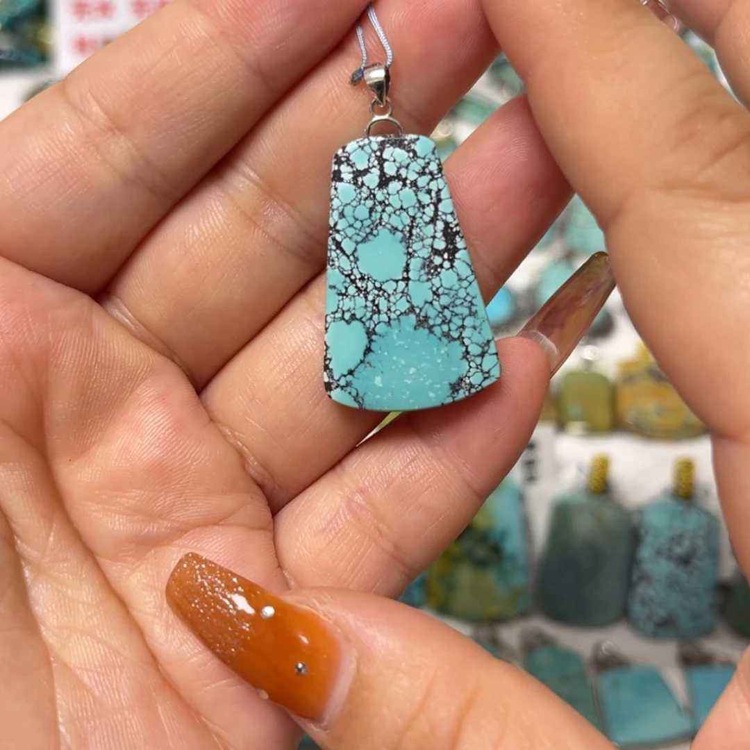 【闪购商品】未镶嵌绿松石珠宝奇石