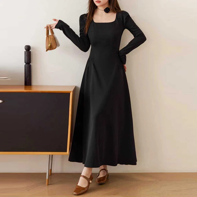 茶歇法式收腰显瘦方领泡泡袖连衣裙小黑裙修身显瘦长裙子女秋冬季