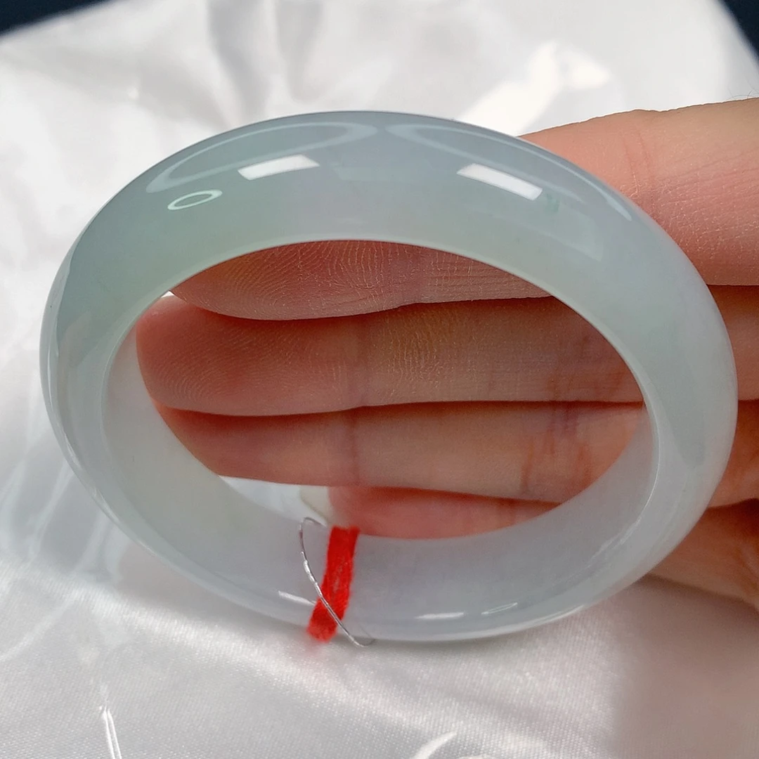 翡翠未镶嵌手镯51正圈，清透淡晴底，强推，细纹，014