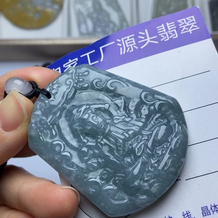 翡翠挂件未镶嵌翡翠