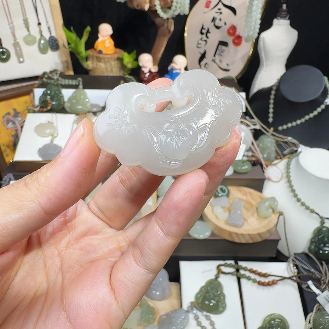 ****️颈饰未镶嵌和田玉