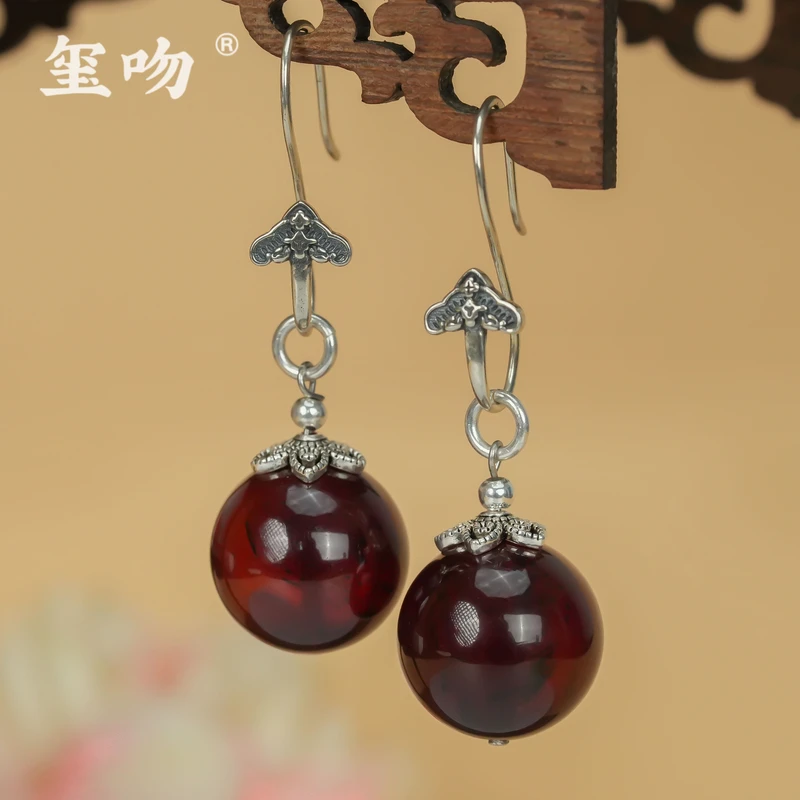 【玺吻】s925银 翩翩来福 天然血珀耳坠-新（珠径15.5mm）