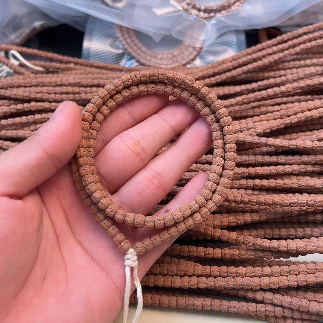R***t吊坠金刚菩提藏式佛手