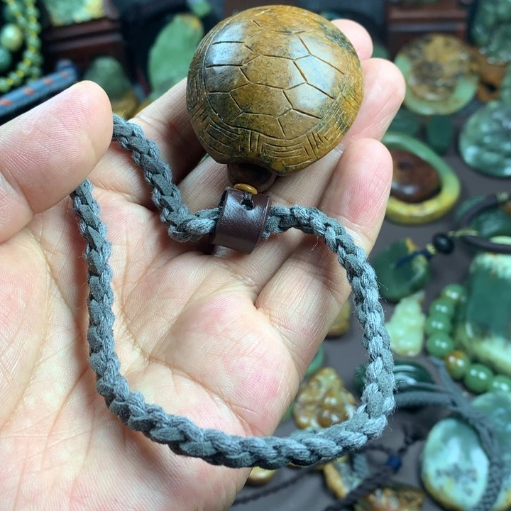 岫岩河磨玉（透闪石质玉）未镶嵌吊坠(赠链)早****n