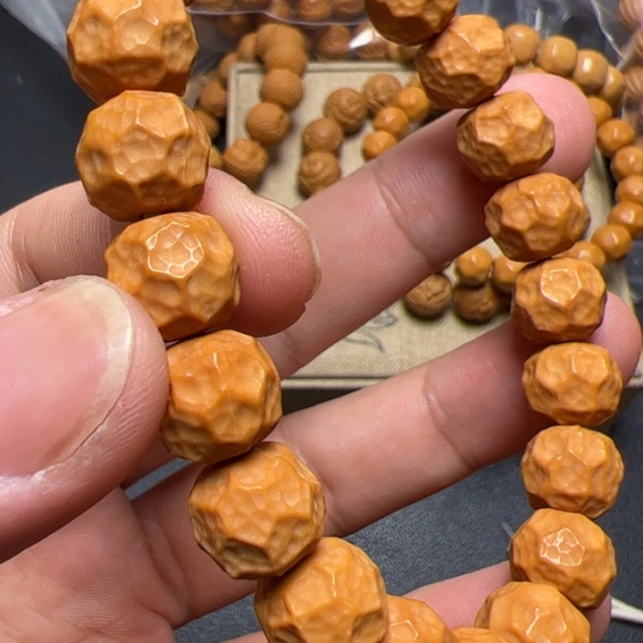 猴头核桃手串卡罗拉