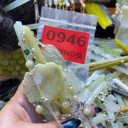 绿***忆未镶嵌蛇纹石玉发簪