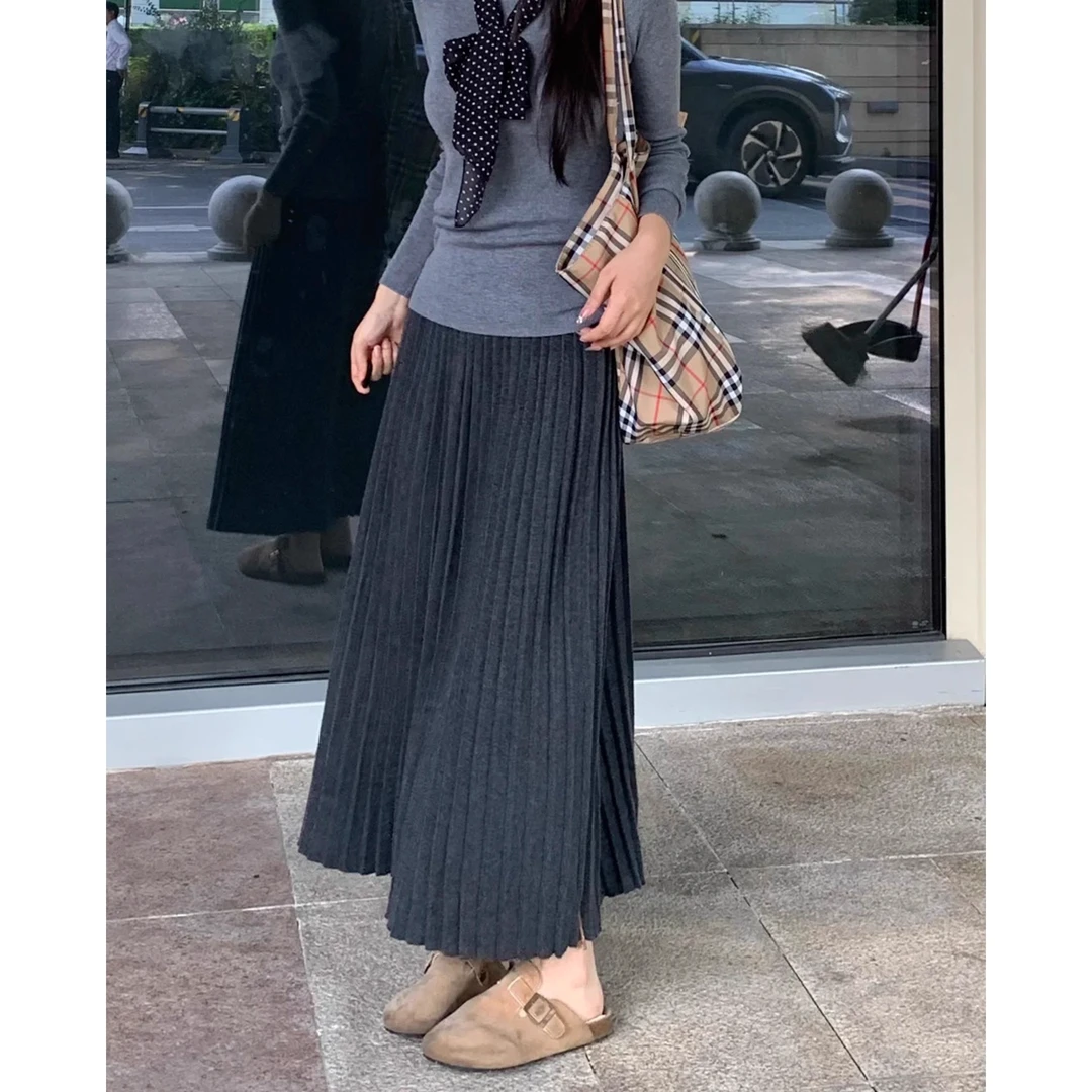 大码miu系百褶半身裙秋冬款灰色裙子梨型身材胖mm显瘦a字针织长裙