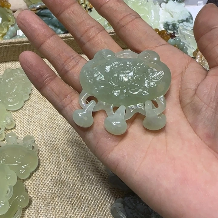 蛇纹石玉吊坠未镶嵌永**福