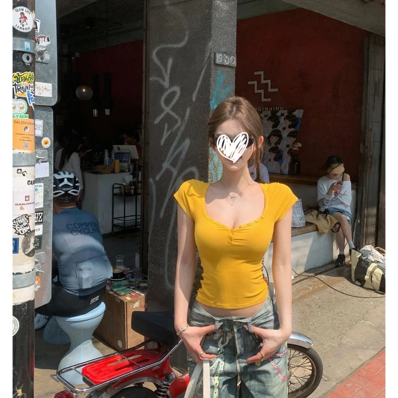 2025年夏季美式新款桃心领纽扣修身显瘦性感辣妹恤短袖女