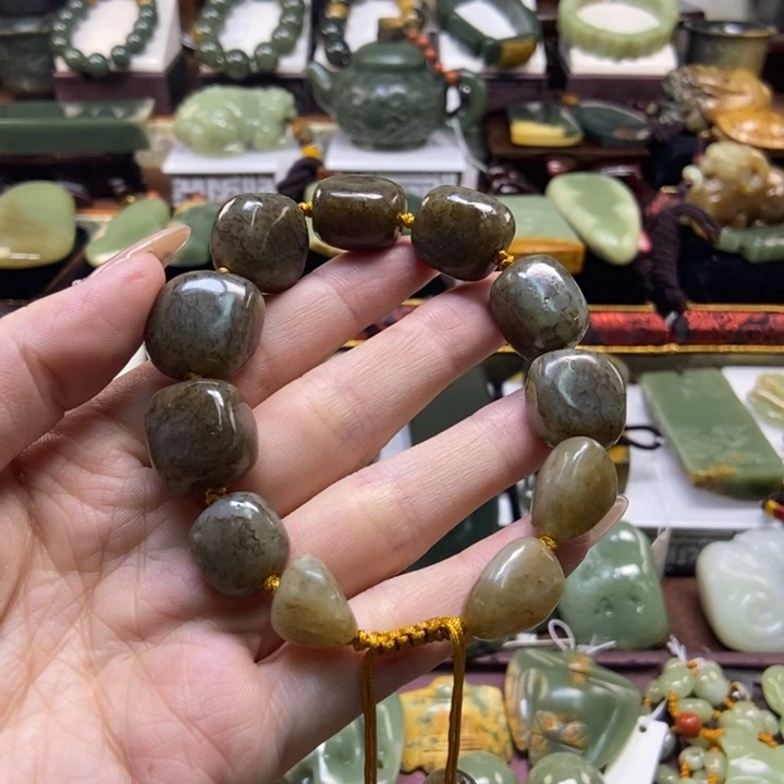 未镶嵌手串岫岩老玉（透闪石质玉）