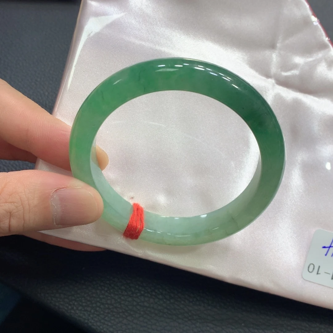 翡翠未镶嵌手镯翡翠