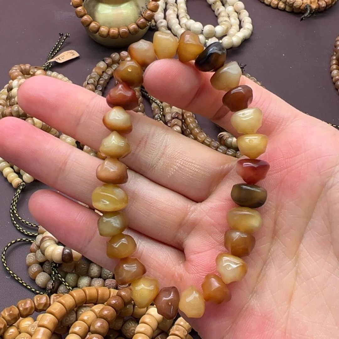 李***来龙脊菩提吊坠原籽