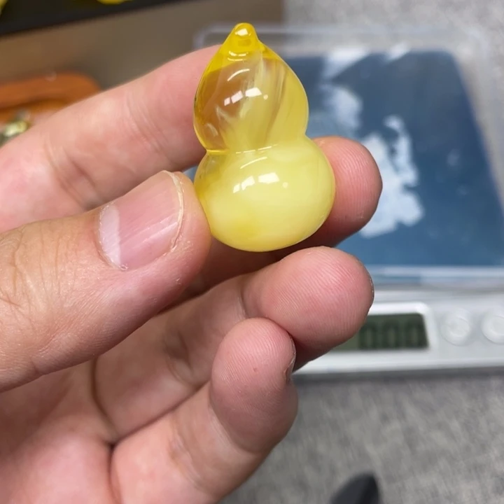 A***爱琥珀未镶嵌珠宝奇石