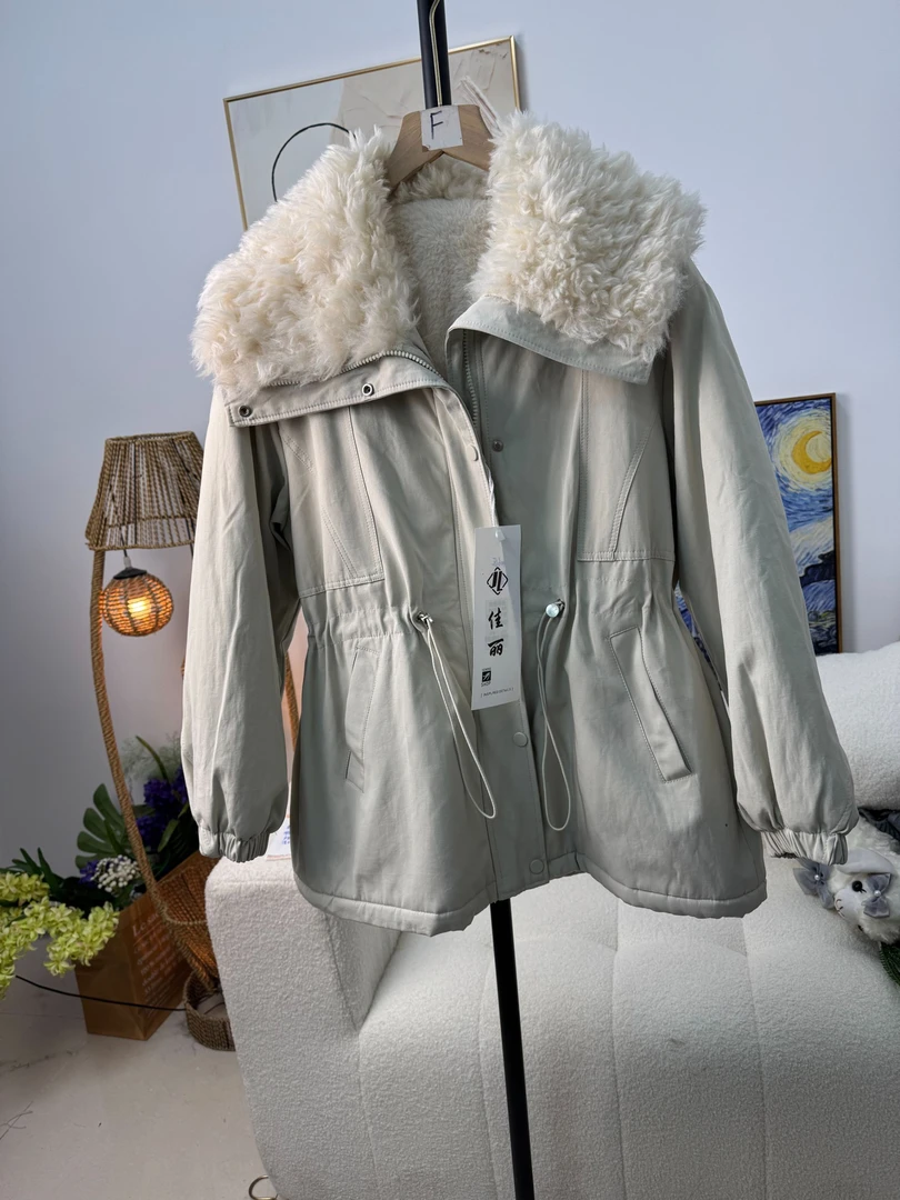 406区A555米白色女冬季短款翻领长袖收腰厚款宽松型百搭棉服