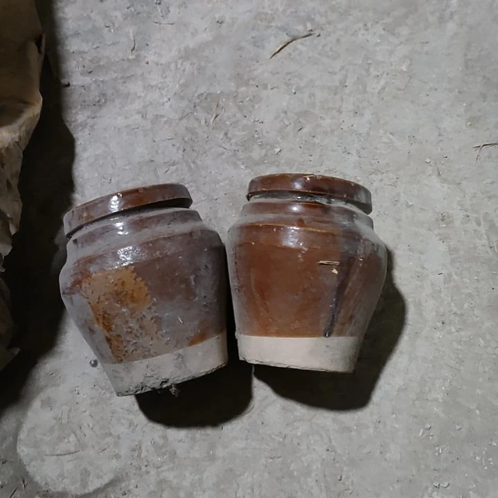 摆件盘子碗茶壶啥都有