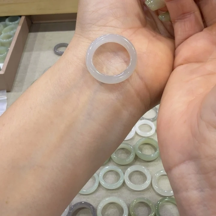 爱***猫和田玉戒指未镶嵌