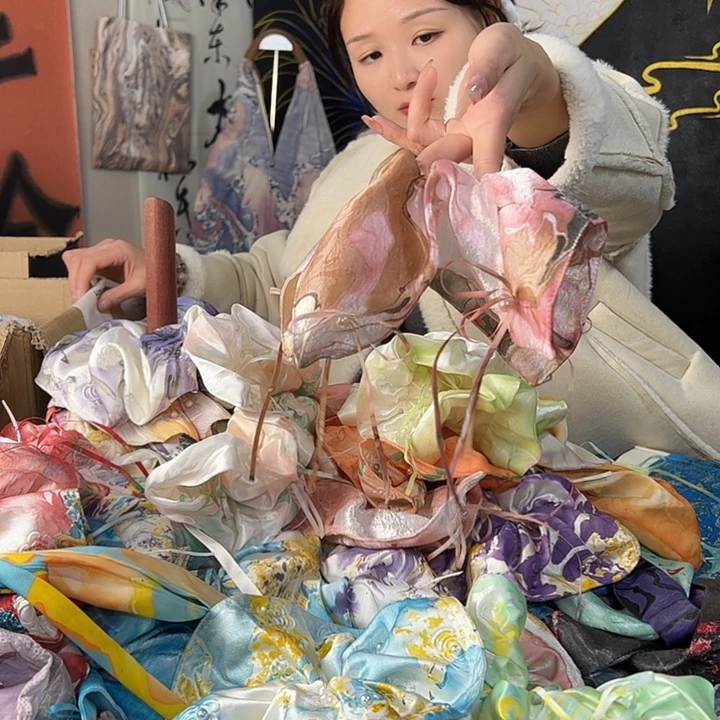 L***x518方巾发圈不退不换