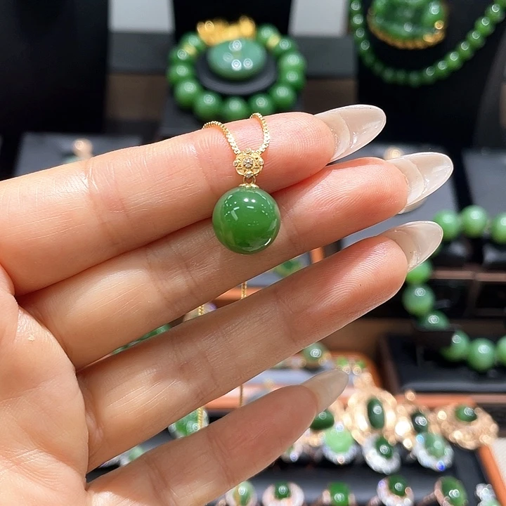 和田玉（碧玉）18K金镶嵌戒指