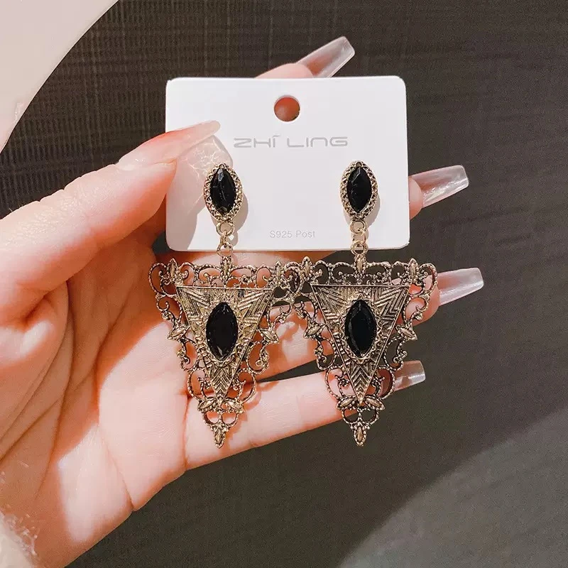 铜合金耳饰 轻奢长款气质时尚百搭黑色复古欧美重工手工耳环940