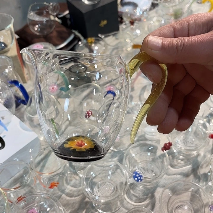 忆然黄花珠公杯。