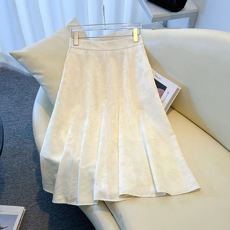 拉夏贝尔新中式国风半身裙女2025年春秋新款白色提花高腰大摆伞裙