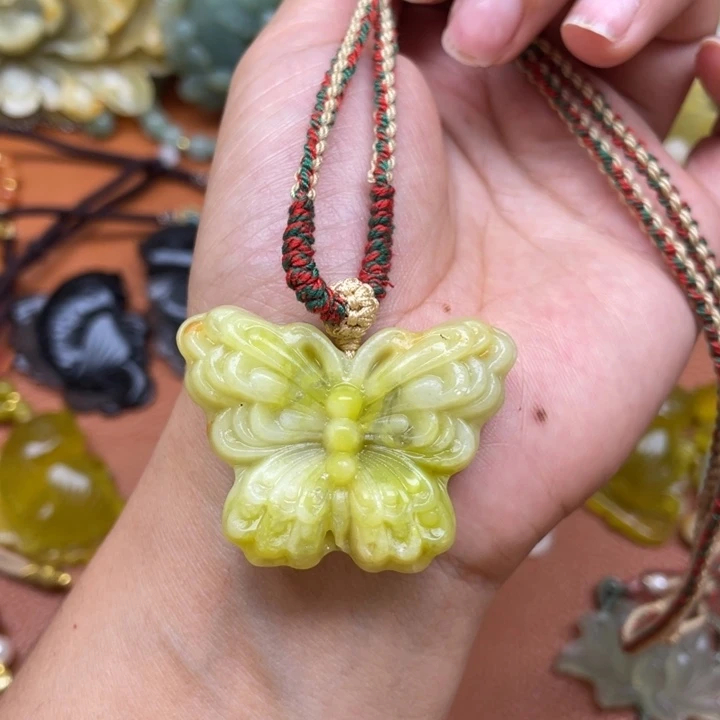 蛇纹石玉未镶嵌吊坠