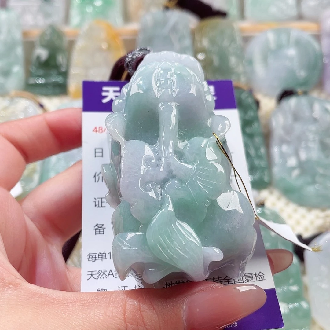 翡翠未镶嵌颈饰貔貅