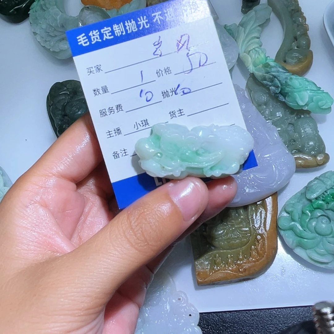 定制翡翠未镶嵌岩**离这