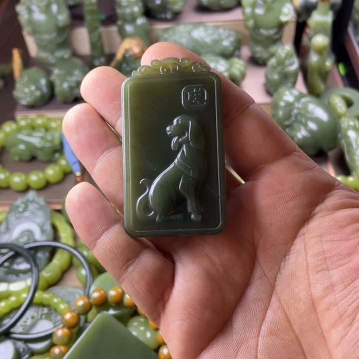 岫岩老玉（透闪石质玉）未镶嵌颈饰