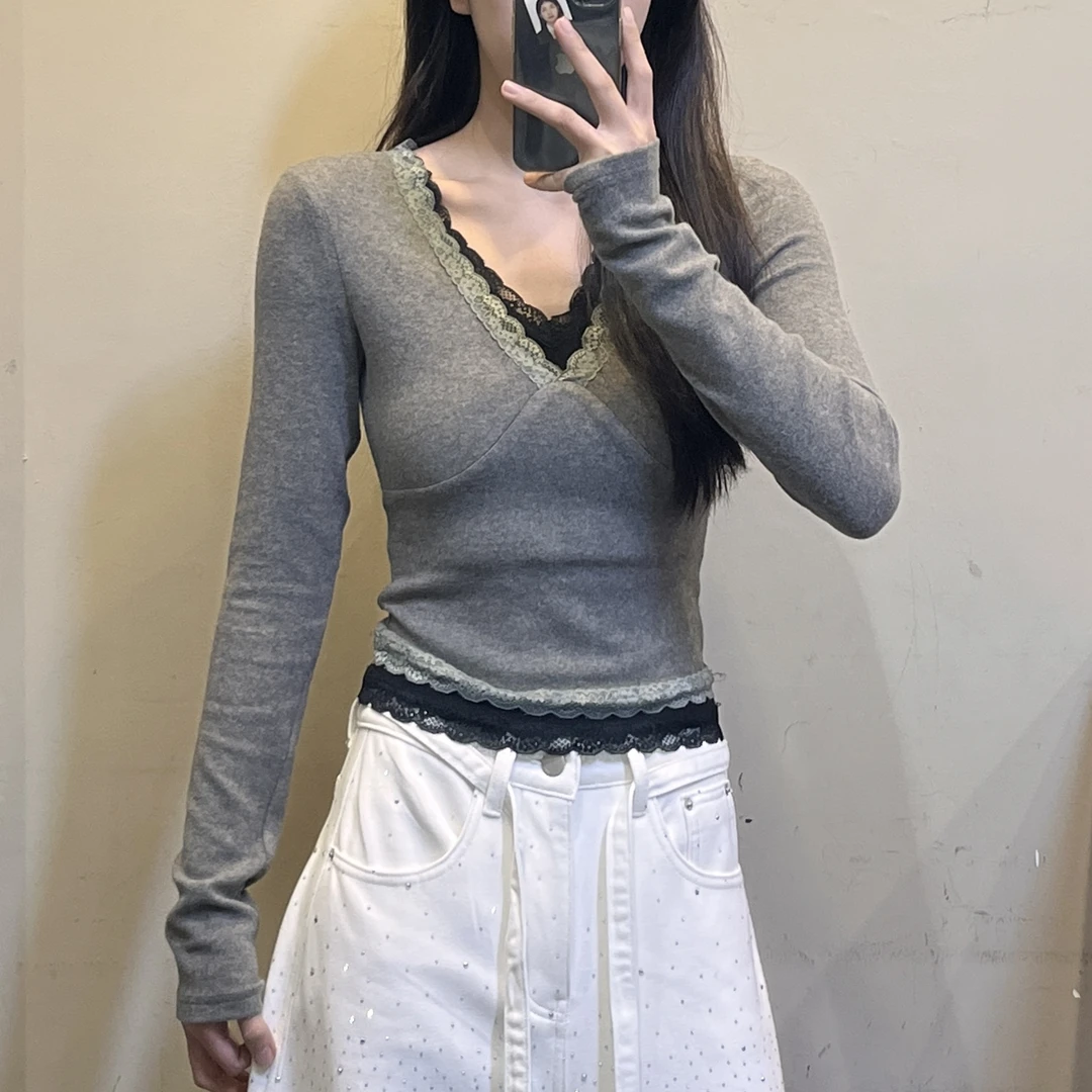 范范与凡凡【蕾丝物语】蕾丝v领假两件打底衫女修身显瘦长袖T恤