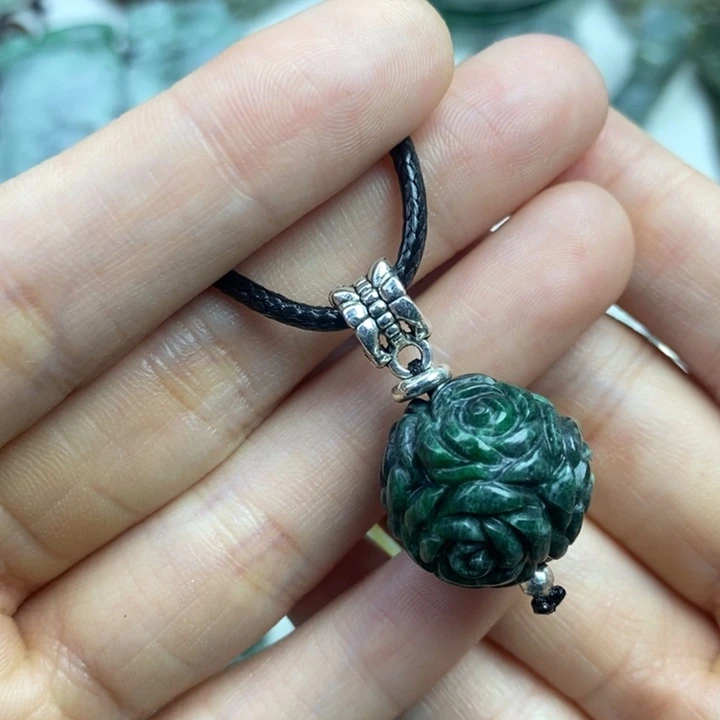 颈饰未镶嵌翡翠吊坠