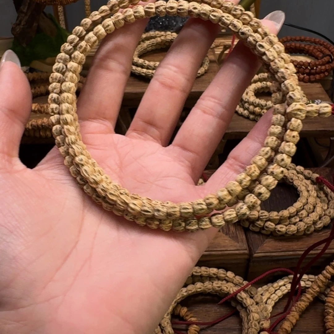 阿***辰柏香籽/百香籽吊坠