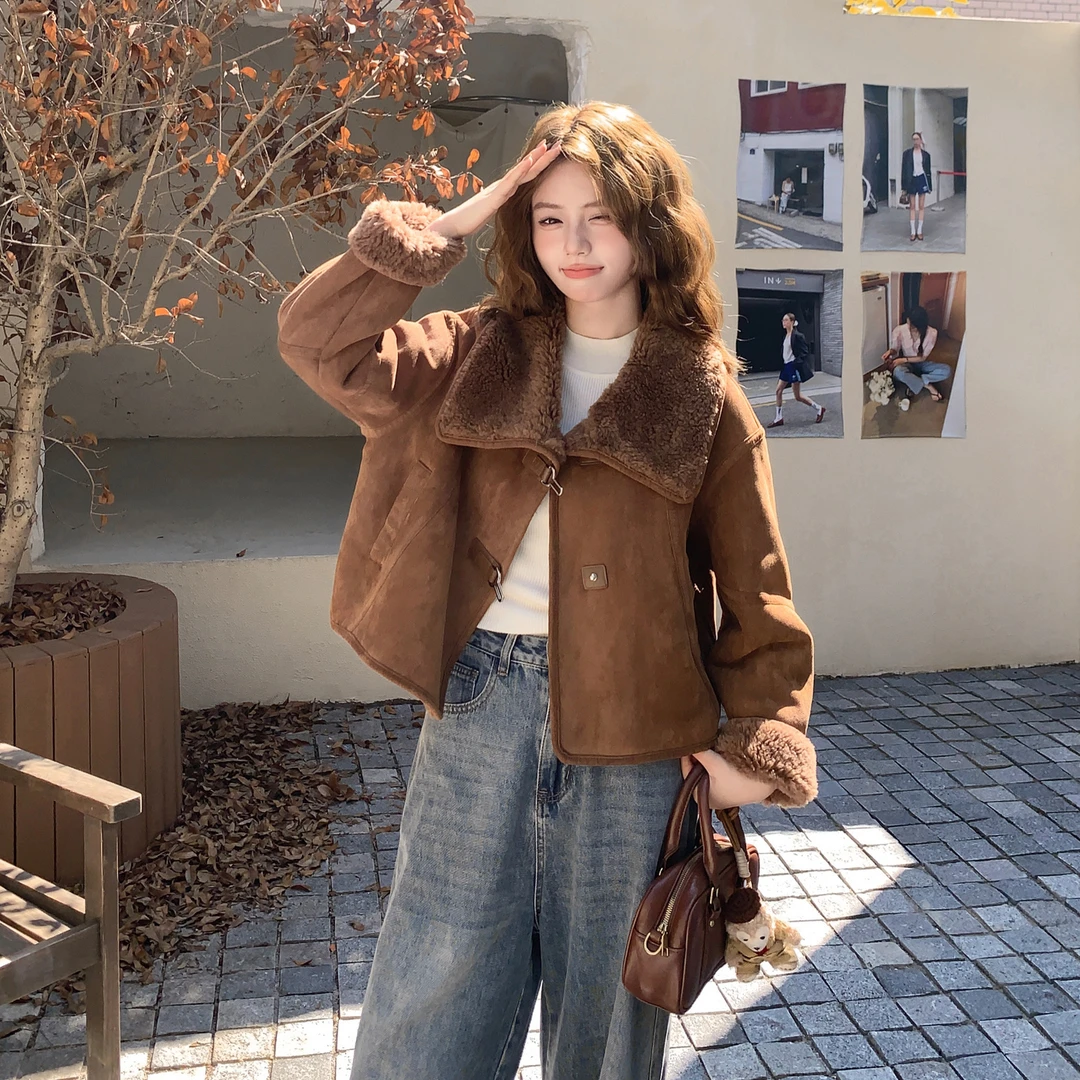 咖棕色时尚复古小个子羊羔毛外套女2025冬季新款加厚保暖皮毛一体