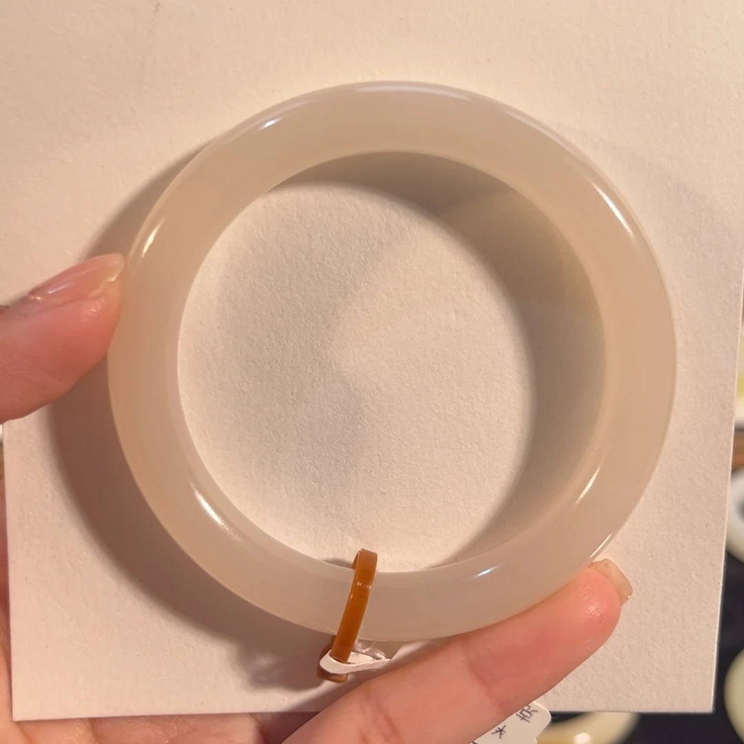 和田玉未镶嵌手镯樱花粉 圆条美人条