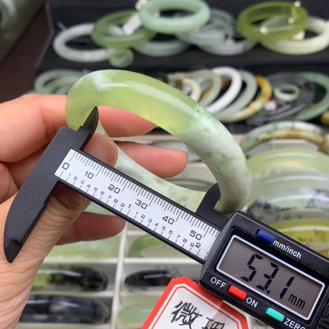 蛇纹石玉未镶嵌手镯721