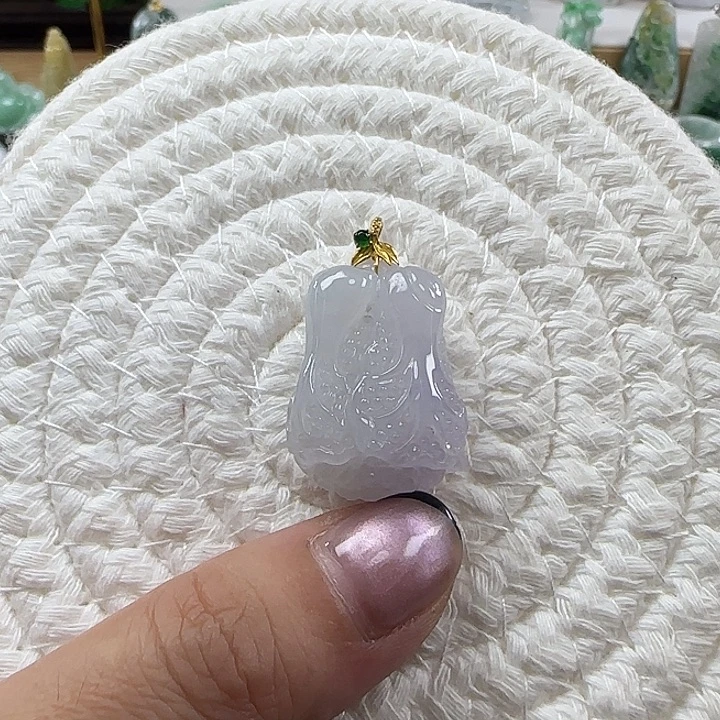 翡翠未镶嵌颈饰冰紫白菜