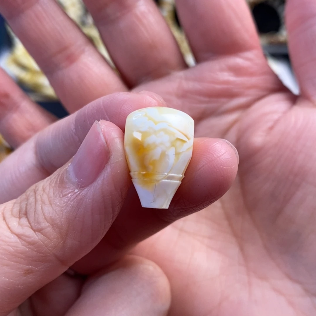 蜜蜡未镶嵌裸石沁色瓷白妖花三通13.2