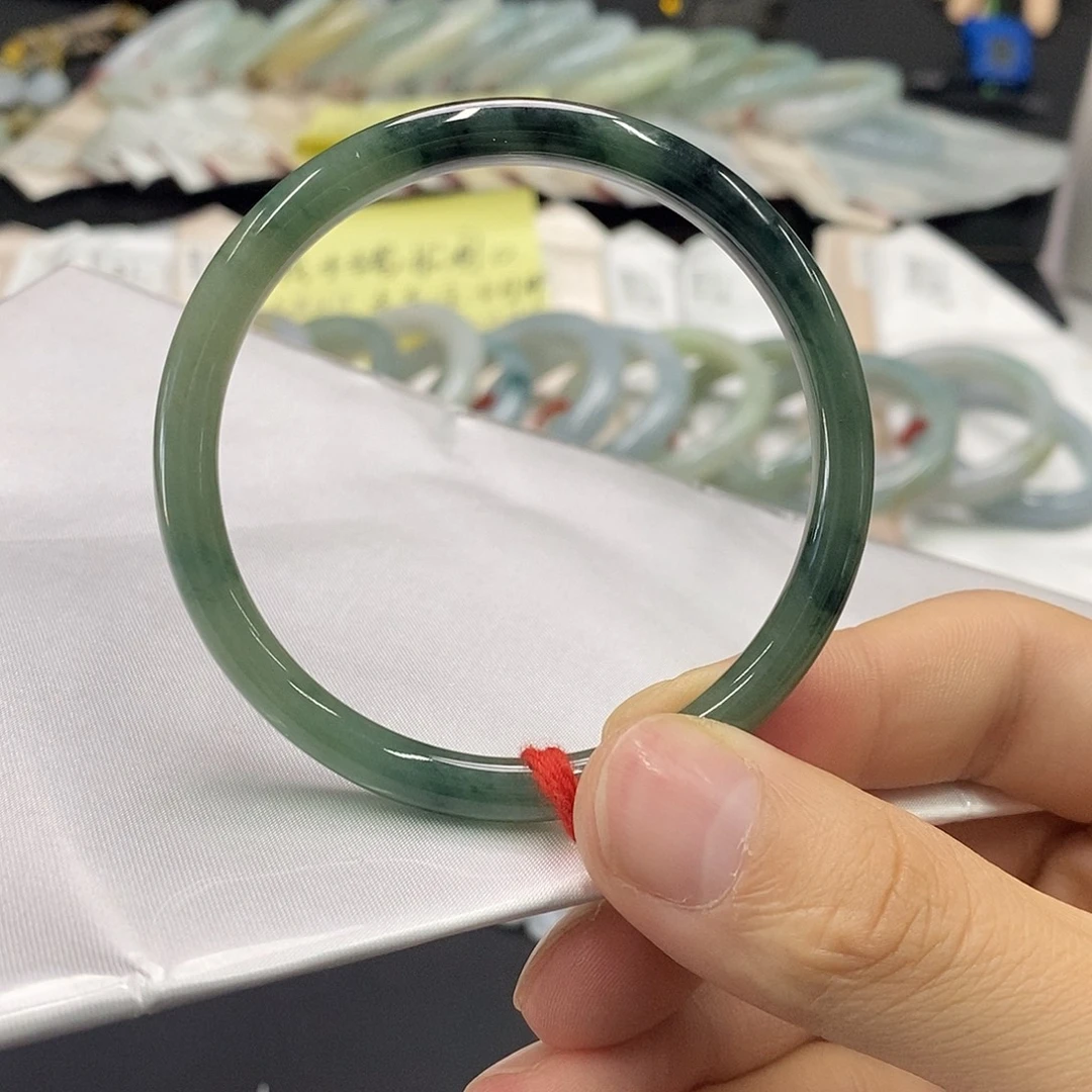 翡翠未镶嵌手镯翡翠