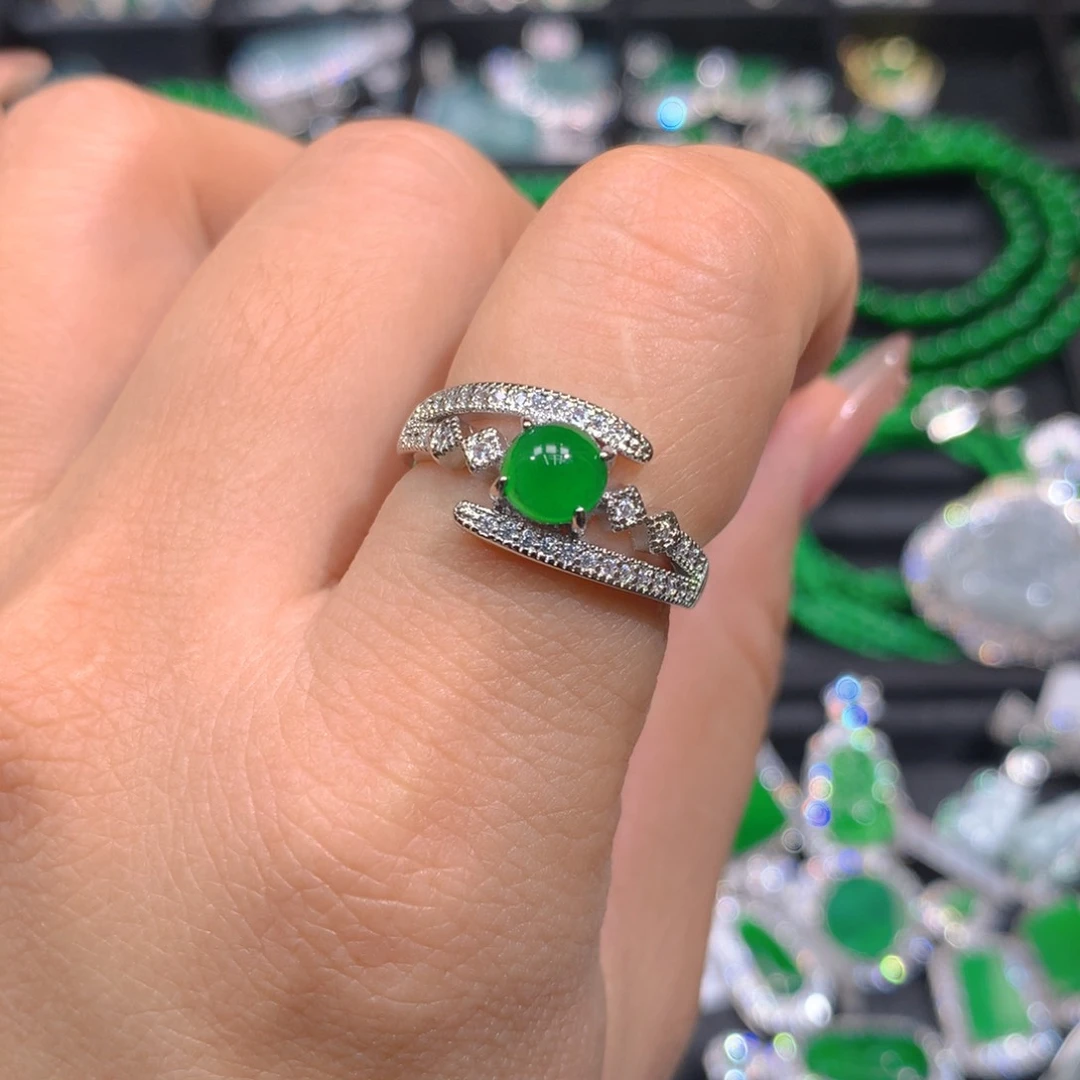 翡翠耳饰未镶嵌天然