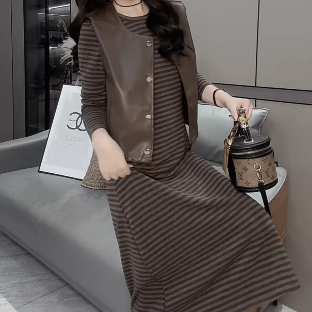 时尚条纹长袖连衣裙搭配无袖马甲春秋季女装新款显瘦套装