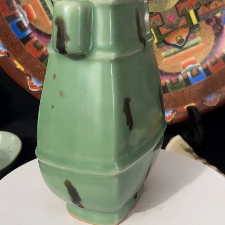 瓷片摆件等各种工具进行