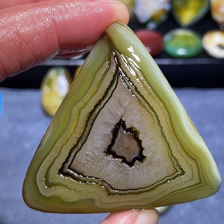 玛瑙/玉髓未镶嵌珠宝奇石