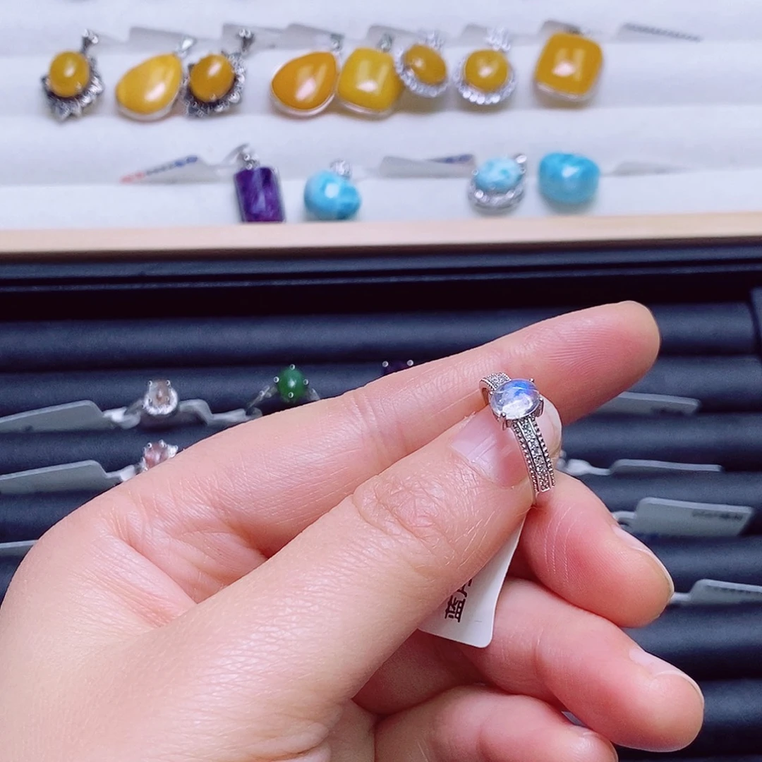 银S925镶嵌月光石戒指