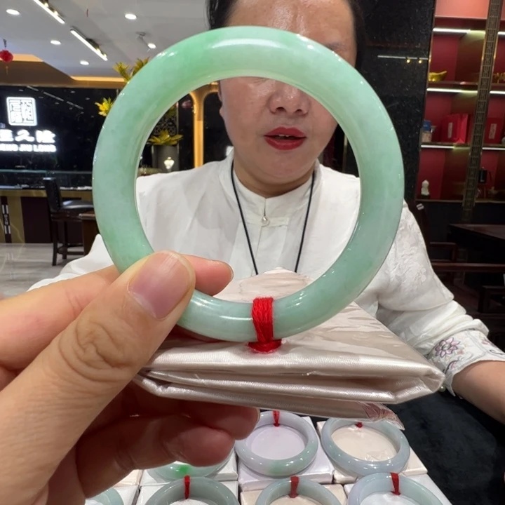 翡翠未镶嵌手镯满圈绿56圆条