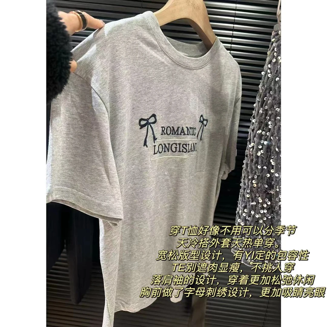 徐秋阳   灰色蝴蝶结  百搭时尚休闲春夏款显瘦圆领短袖