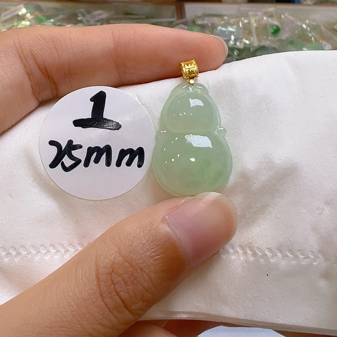 翡翠18K金镶嵌颈饰翡翠